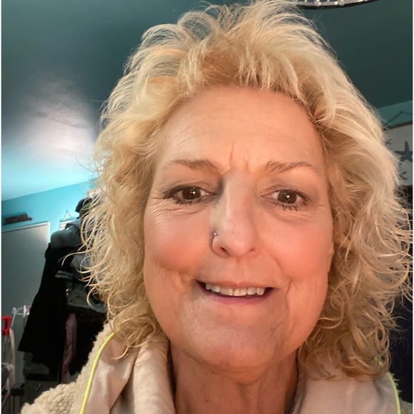 Meet your Posher, Janice - Picture 2 of 16